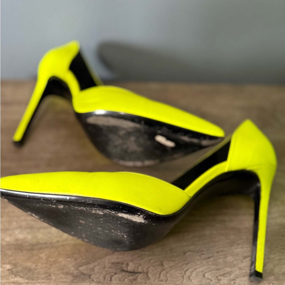 Saint Laurent Neon Yellow Heels - Picture 3 of 3